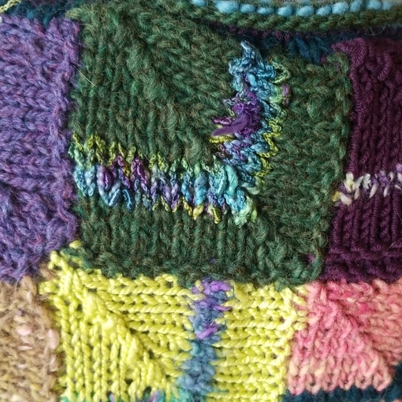 Handknit wool plus other fibers sweater - Picture 3 of 5